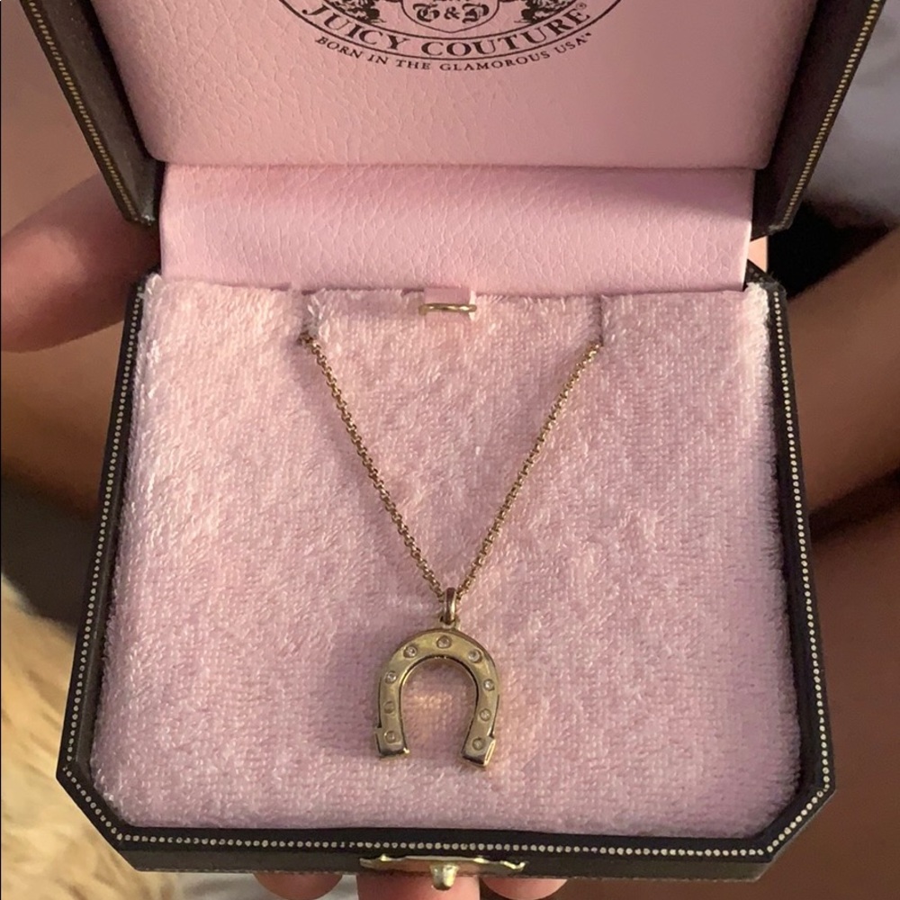 Juicy couture horseshoe charm necklace